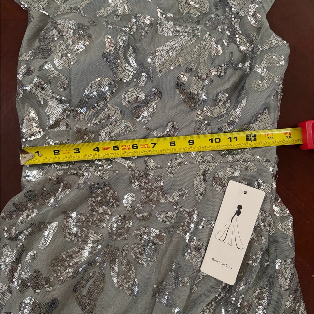 ✨ Silver Sequin Evening Gown – Size 12 – Formal / Prom / Gala Dress ✨ - Picture 4 of 10
